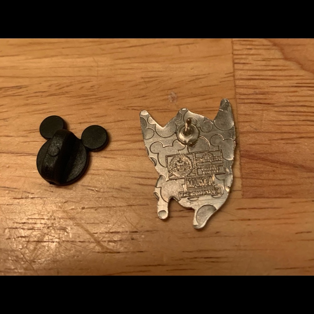 Disney Trading Pin - Picture 2 of 2